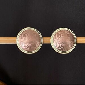 Vintage Nuri studs earrings.